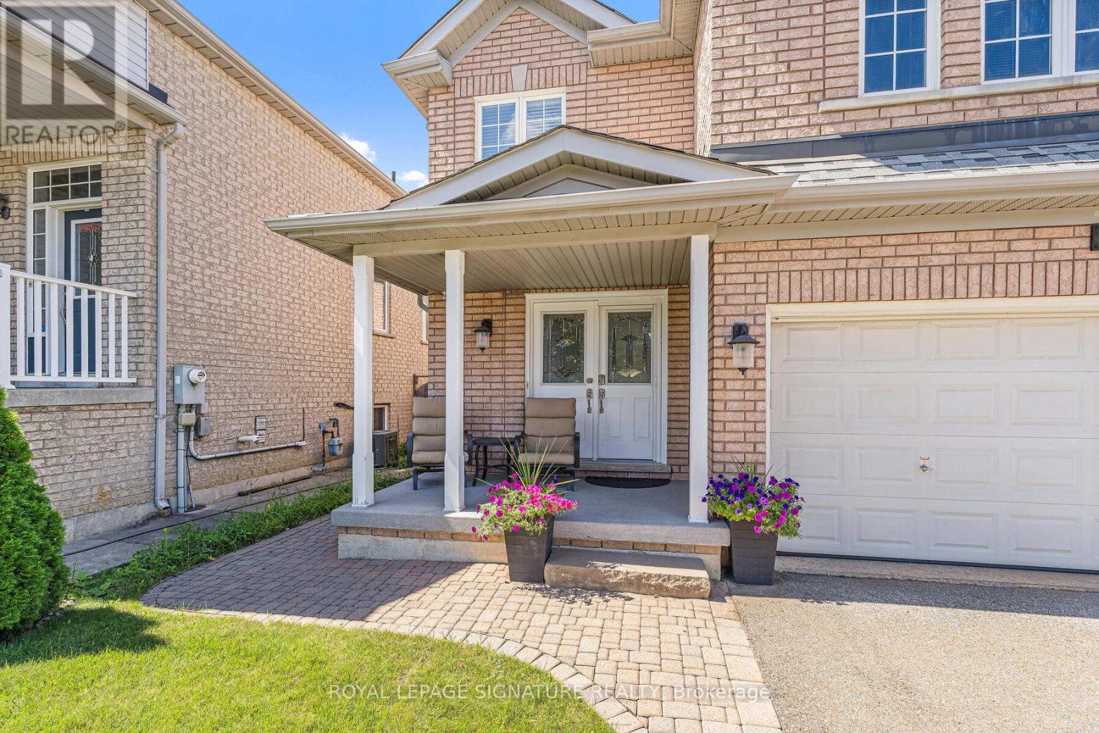 Photo 3 of 116 River Rock Crescent, Brampton ON
