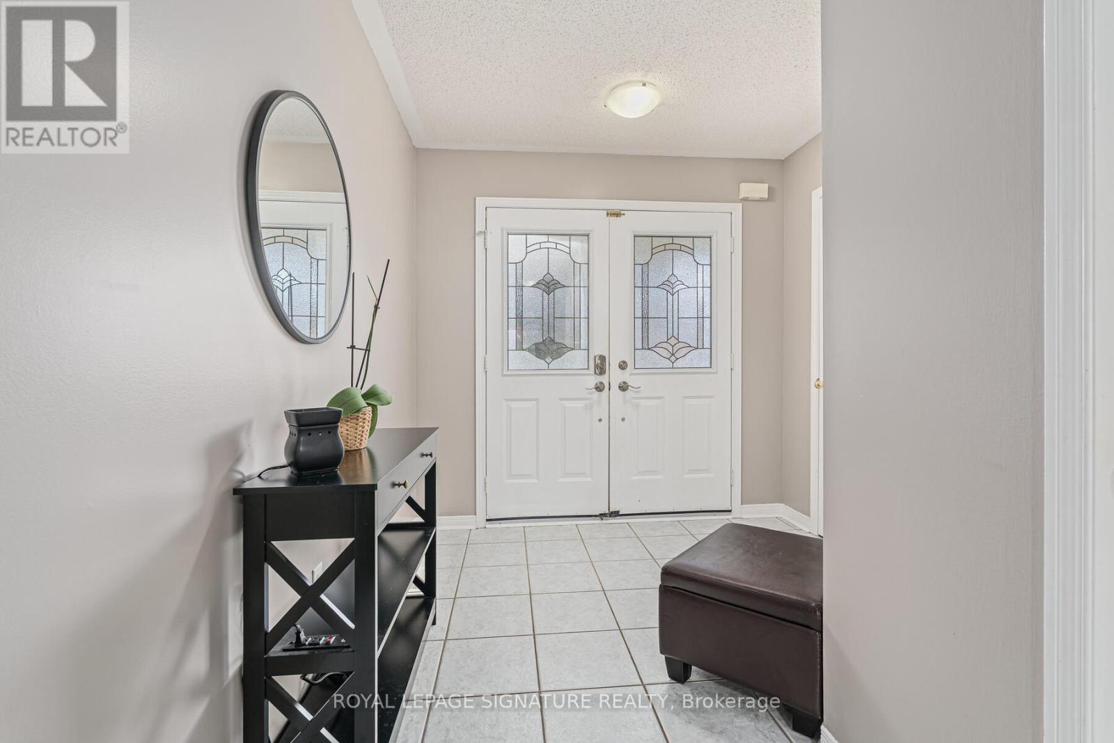 Photo 4 of 116 River Rock Crescent, Brampton ON