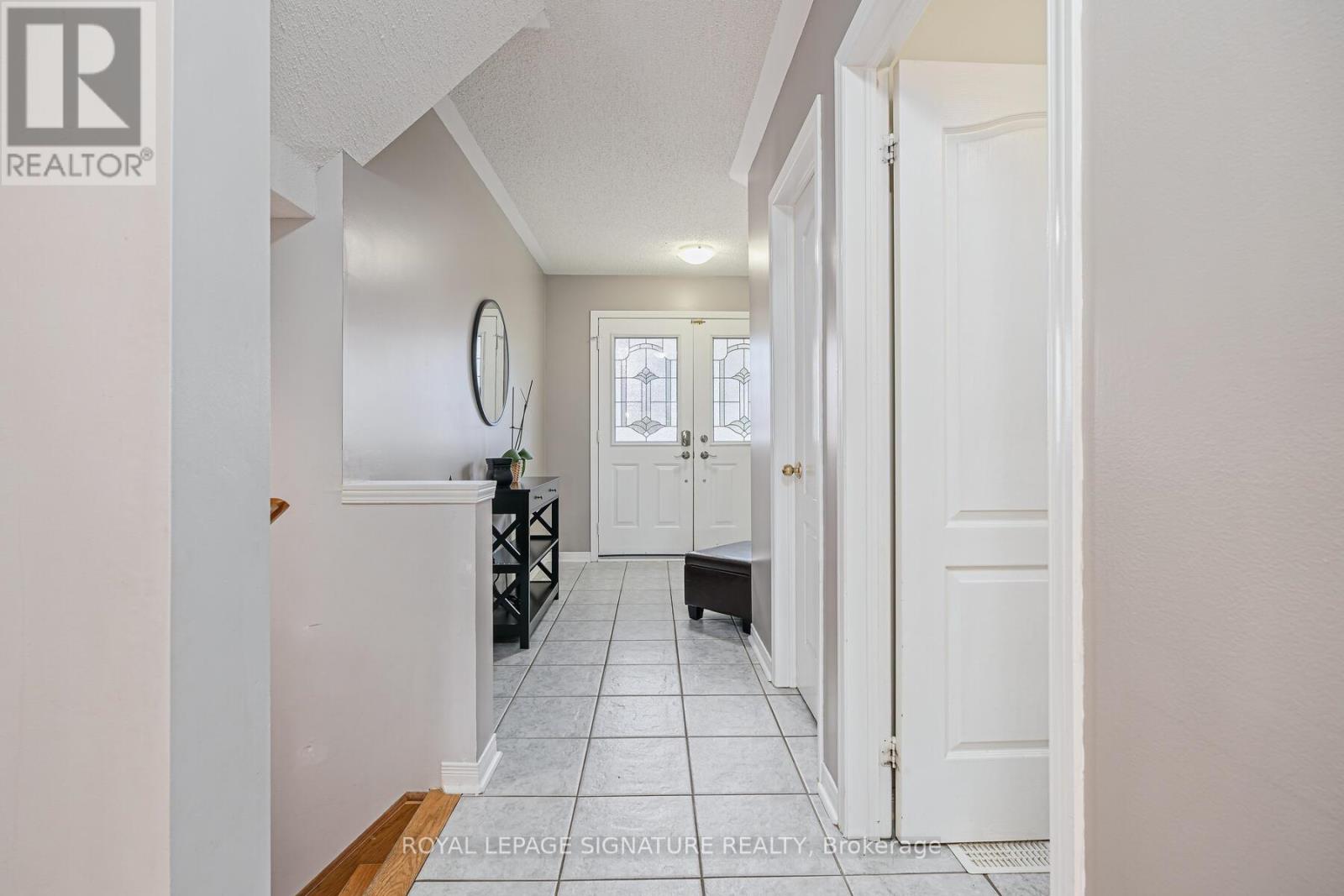 Photo 5 of 116 River Rock Crescent, Brampton ON