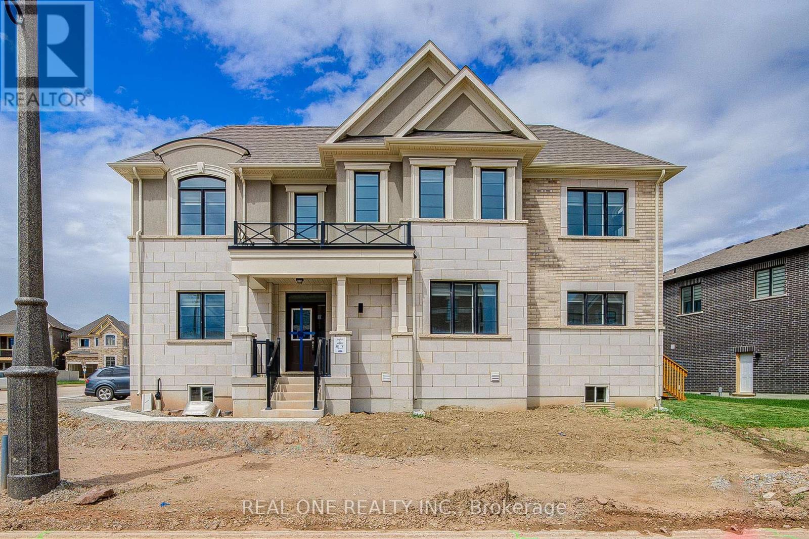 Photo 1 of 1201 Onyx Trail, Oakville ON