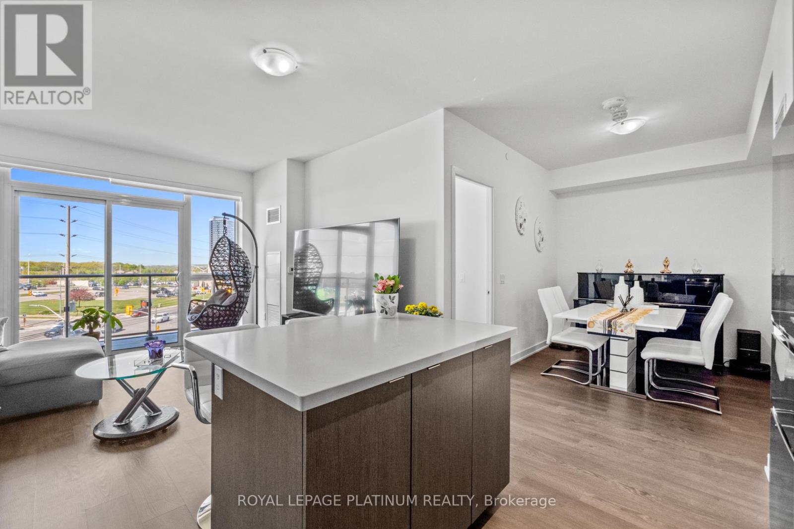 Photo 4 of 409 4699 Glen Erin Drive, Mississauga ON
