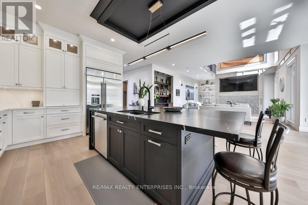 Photo 10 of 1372 Kenmuir Avenue, Mississauga ON