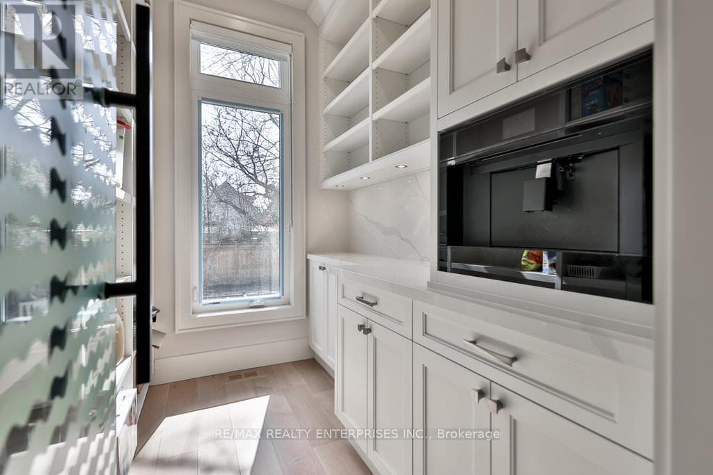 Photo 11 of 1372 Kenmuir Avenue, Mississauga ON