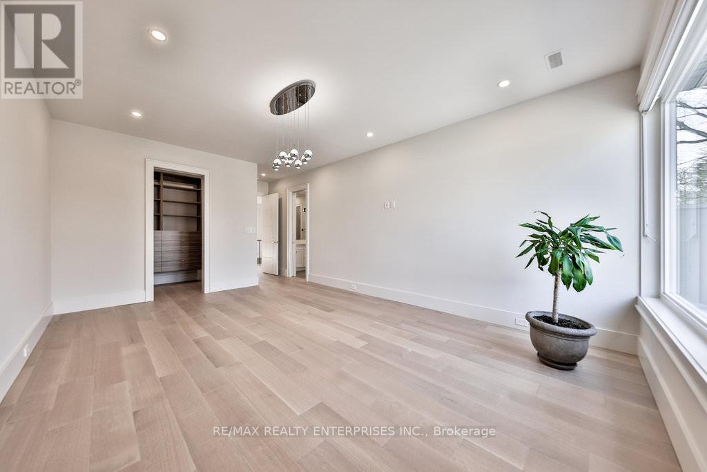 Photo 21 of 1372 Kenmuir Avenue, Mississauga ON