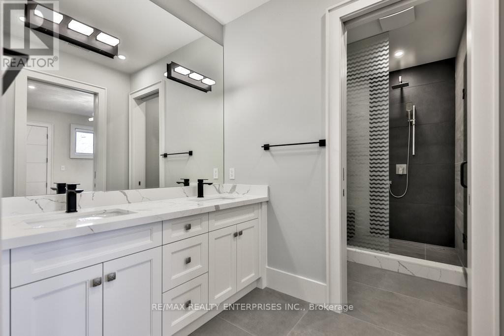 Photo 23 of 1372 Kenmuir Avenue, Mississauga ON