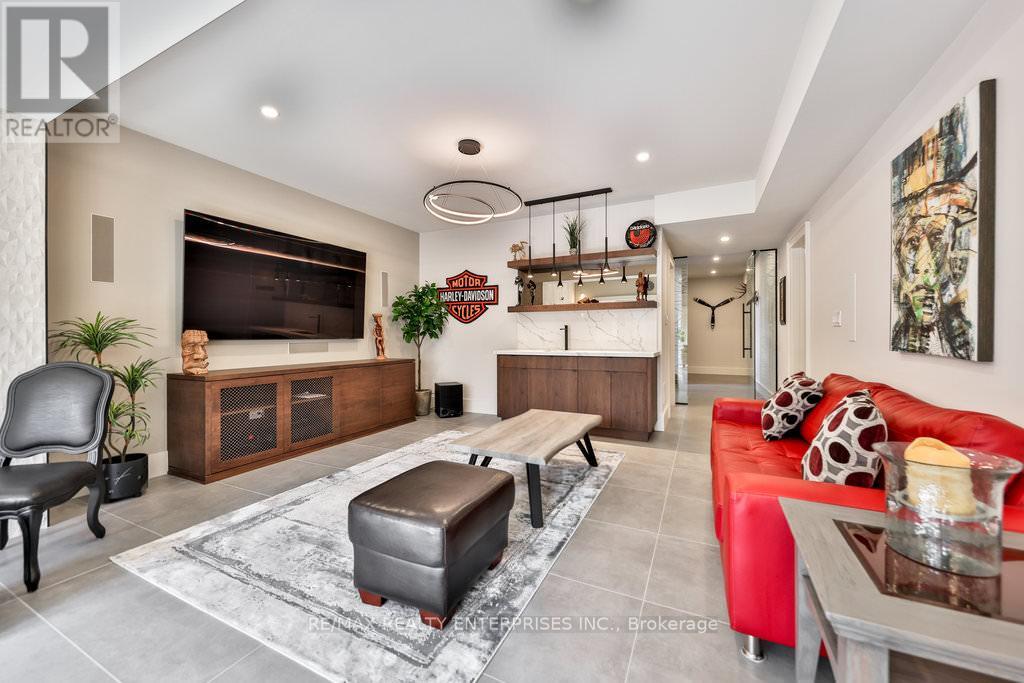Photo 25 of 1372 Kenmuir Avenue, Mississauga ON