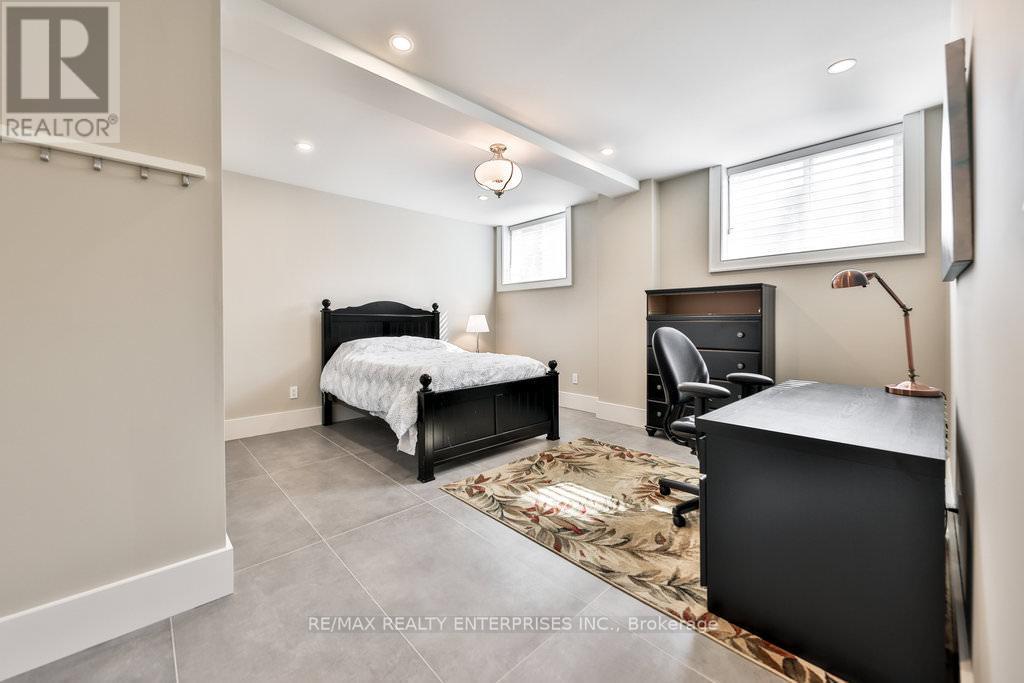 Photo 28 of 1372 Kenmuir Avenue, Mississauga ON