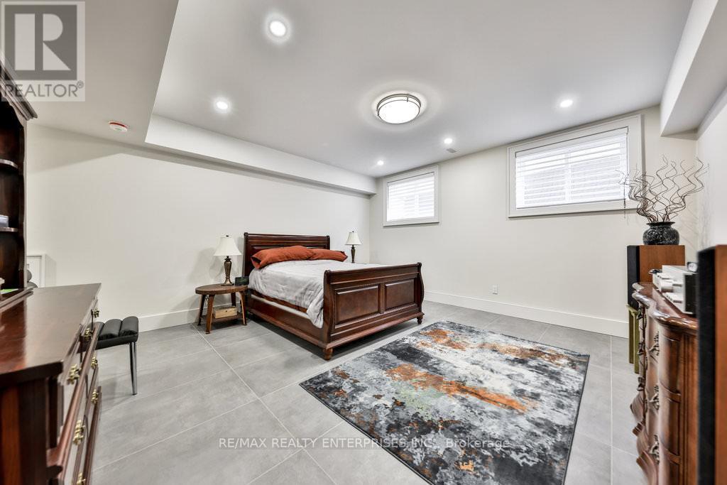 Photo 29 of 1372 Kenmuir Avenue, Mississauga ON