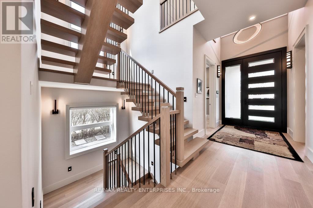 Photo 4 of 1372 Kenmuir Avenue, Mississauga ON