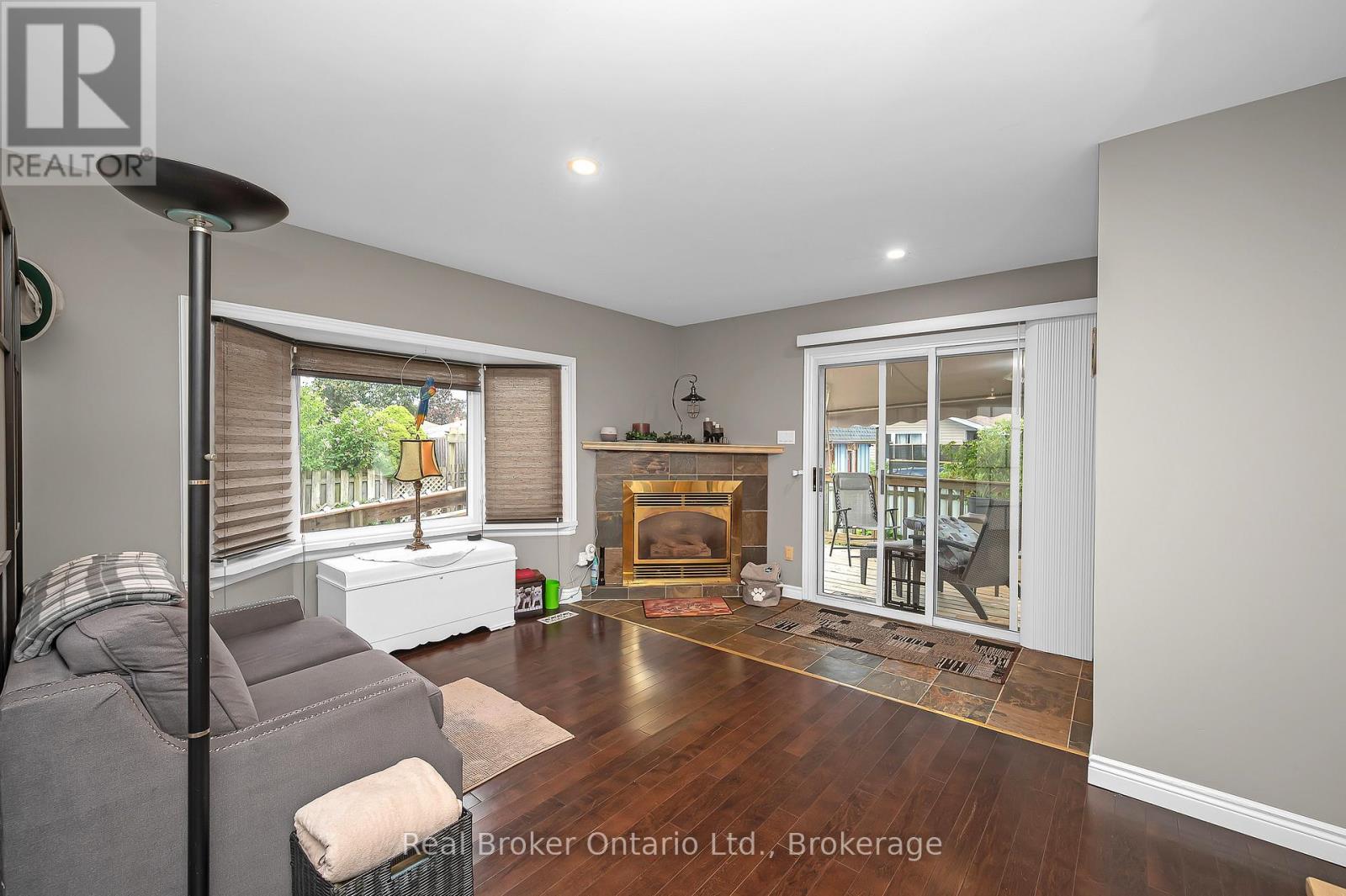 Photo 20 of 2 Cherry Avenue, Grimsby ON