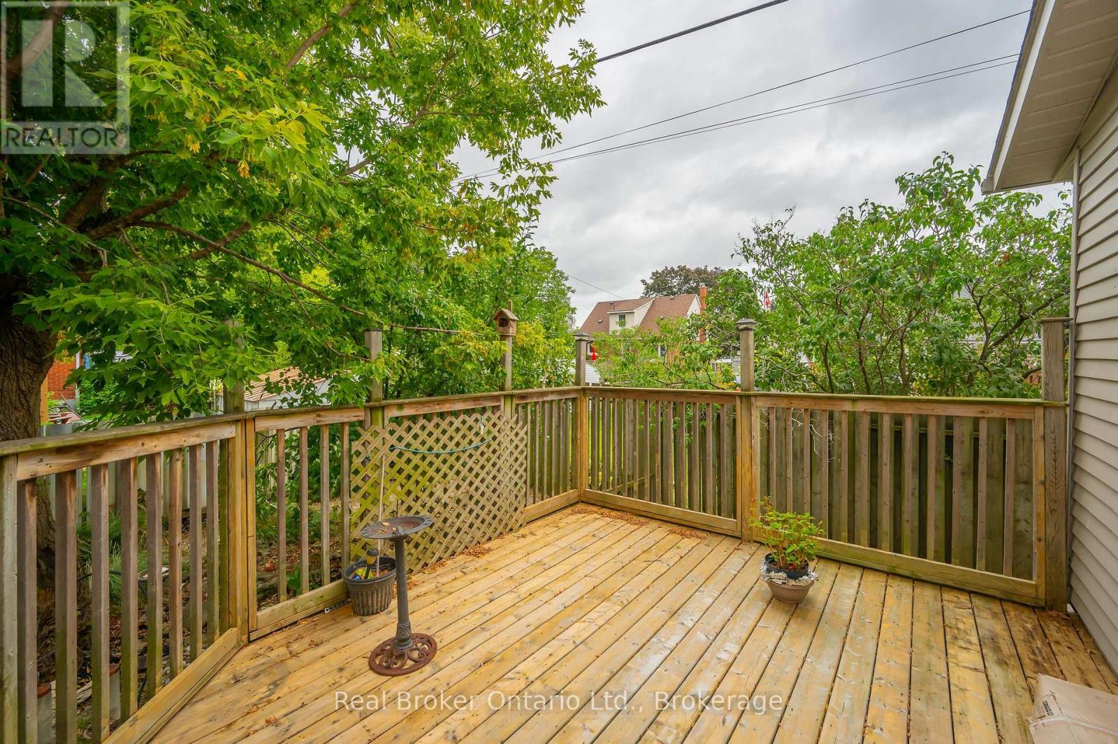 Photo 41 of 2 Cherry Avenue, Grimsby ON