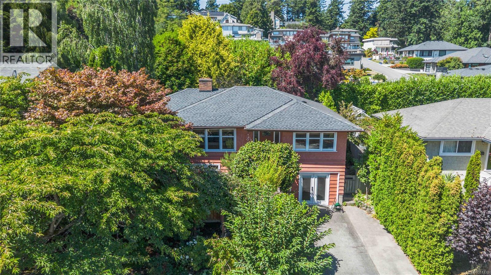  3836 Pitcombe Place, Saanich