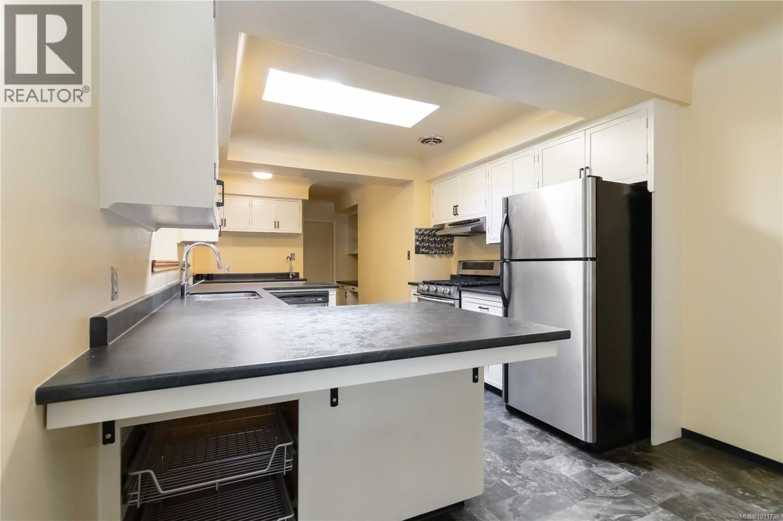 3836 Pitcombe Place, Saanich