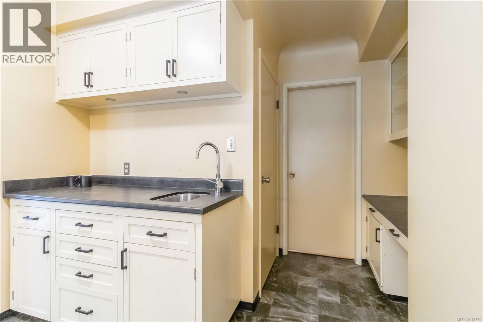  3836 Pitcombe Place, Saanich