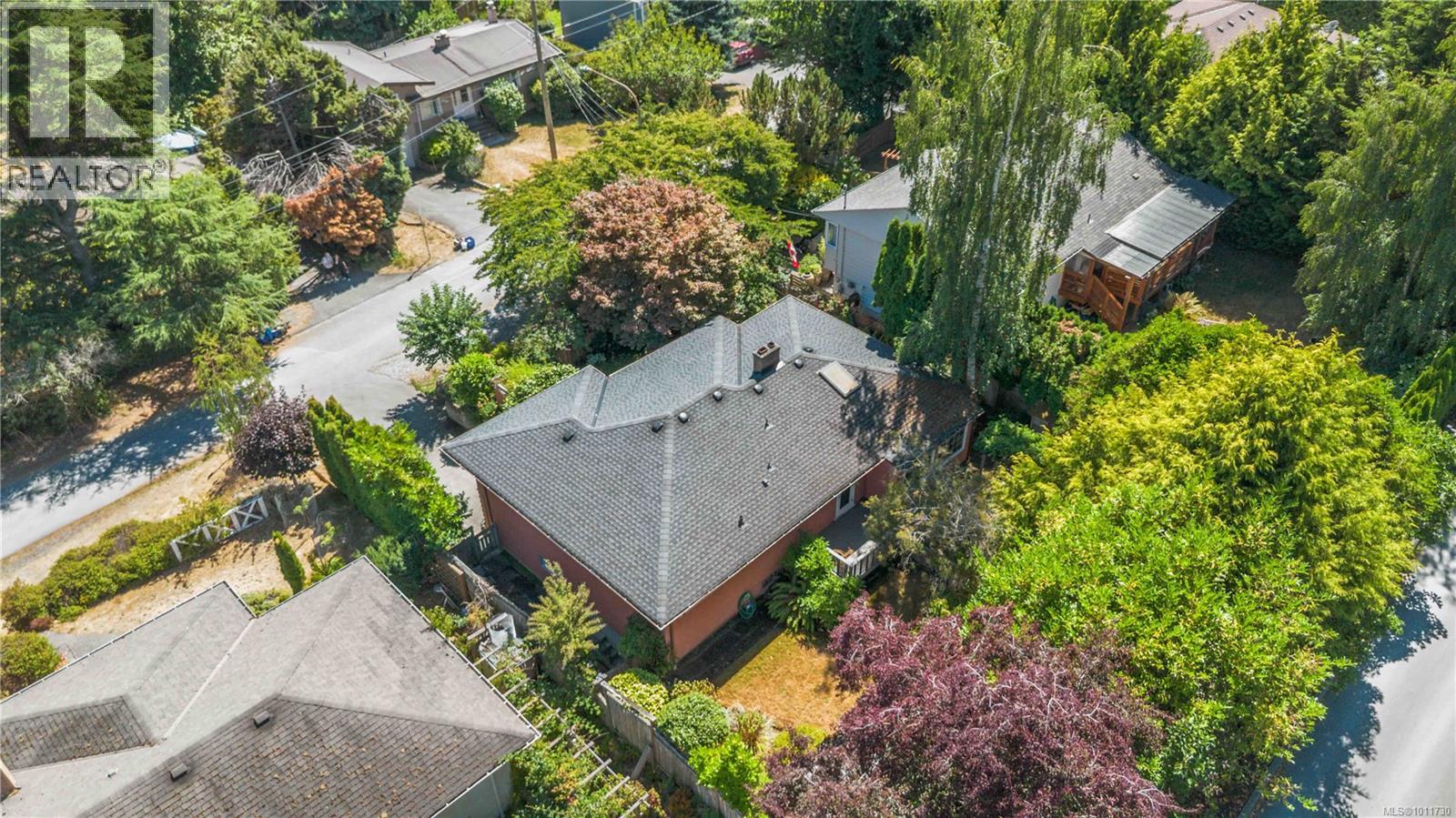  3836 Pitcombe Place, Saanich