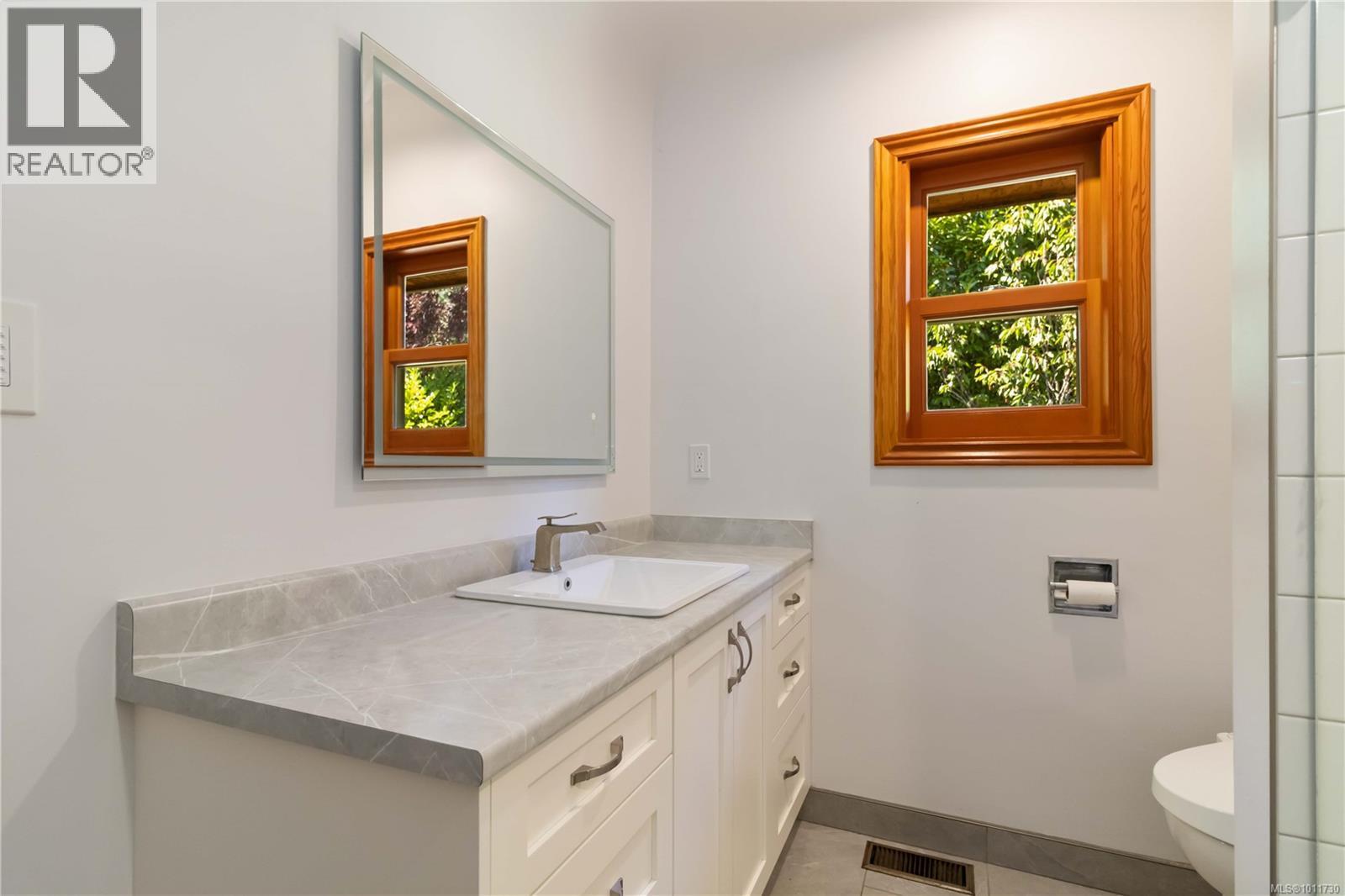  3836 Pitcombe Place, Saanich