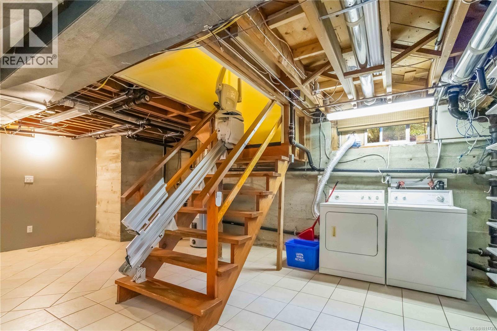  3836 Pitcombe Place, Saanich