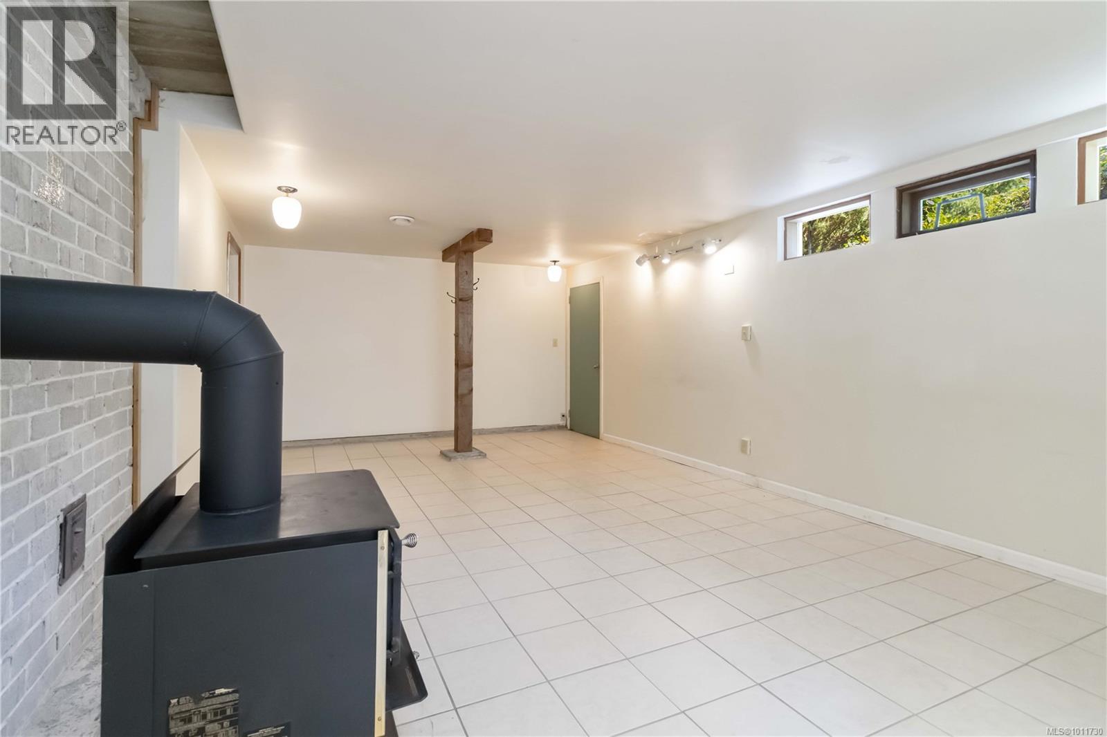  3836 Pitcombe Place, Saanich