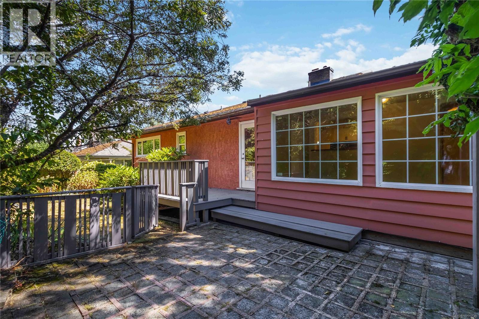  3836 Pitcombe Place, Saanich