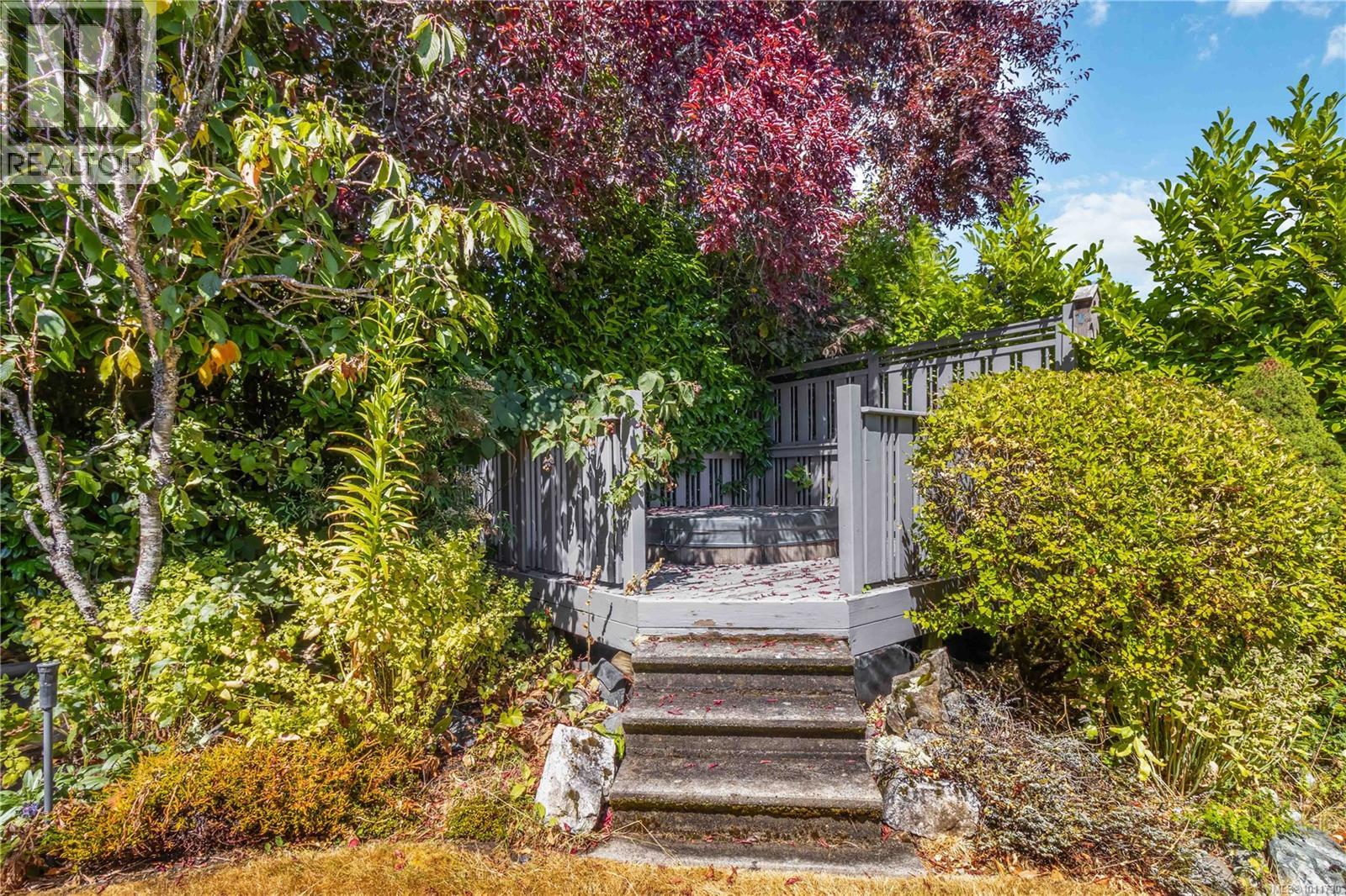  3836 Pitcombe Place, Saanich