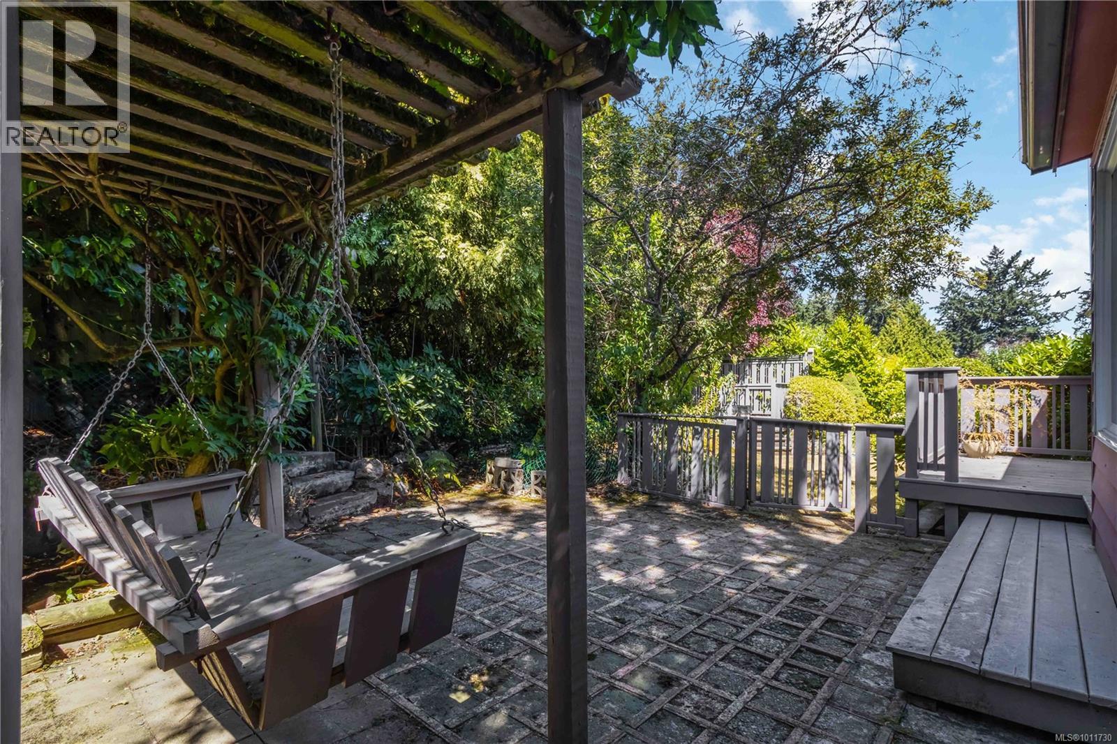  3836 Pitcombe Place, Saanich