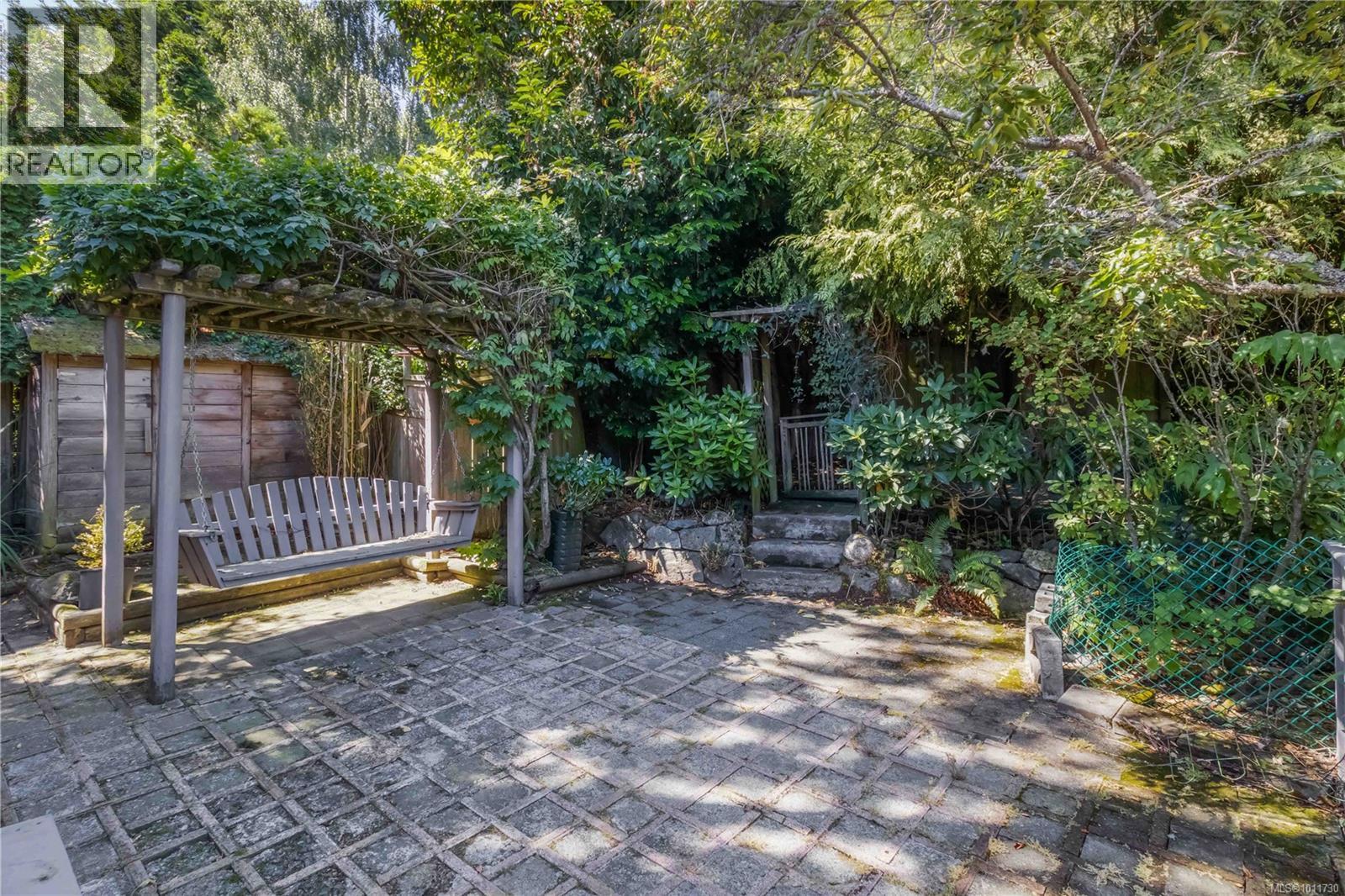  3836 Pitcombe Place, Saanich