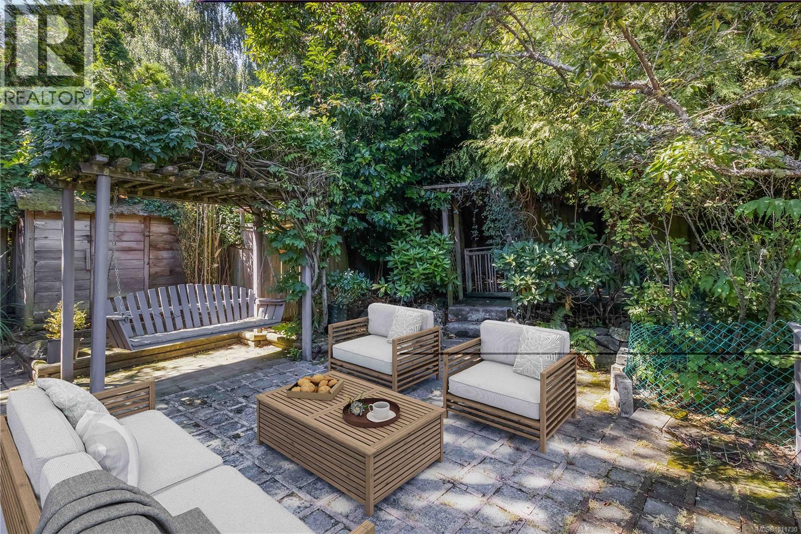  3836 Pitcombe Place, Saanich