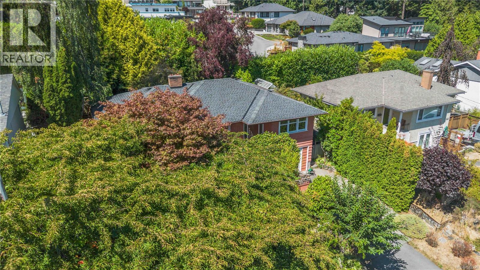  3836 Pitcombe Place, Saanich