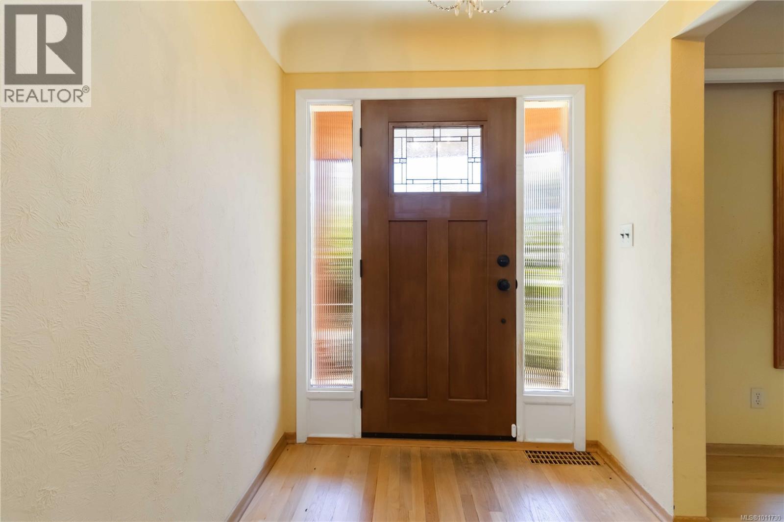  3836 Pitcombe Place, Saanich