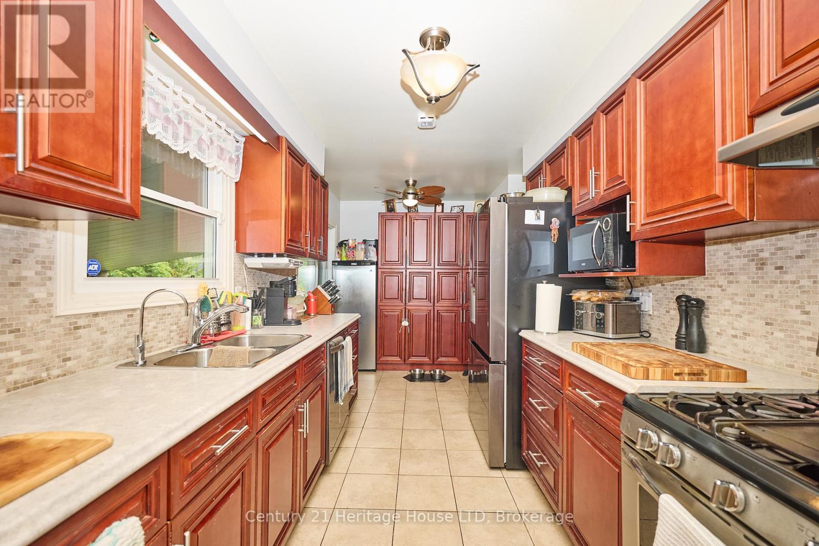 655 PARKDALE AVENUE - 21