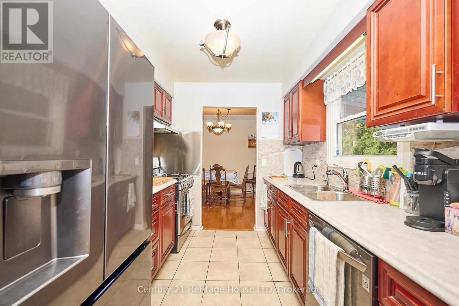 655 PARKDALE AVENUE - 23
