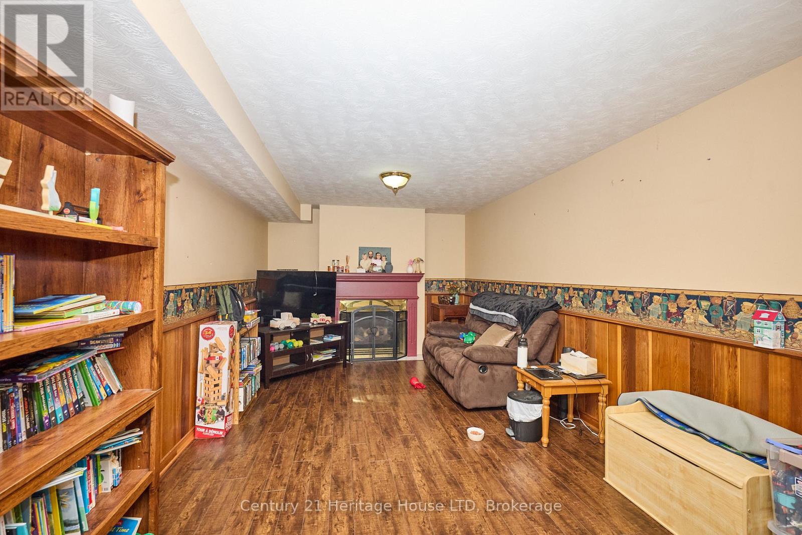 655 PARKDALE AVENUE - 25