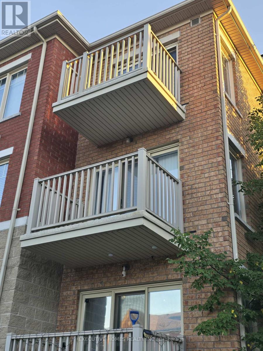 Photo 12 of 41 5050 Intrepid Drive, Mississauga ON