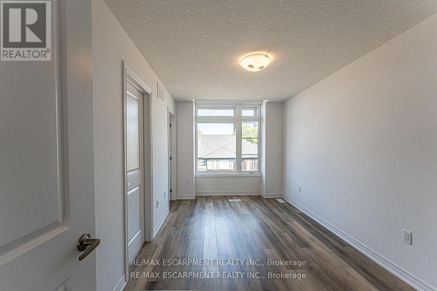 Photo 6 of 29 120 Court Drive, Brant ON