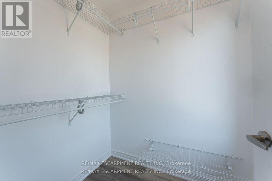 Photo 3 of 29 120 Court Drive, Brant ON