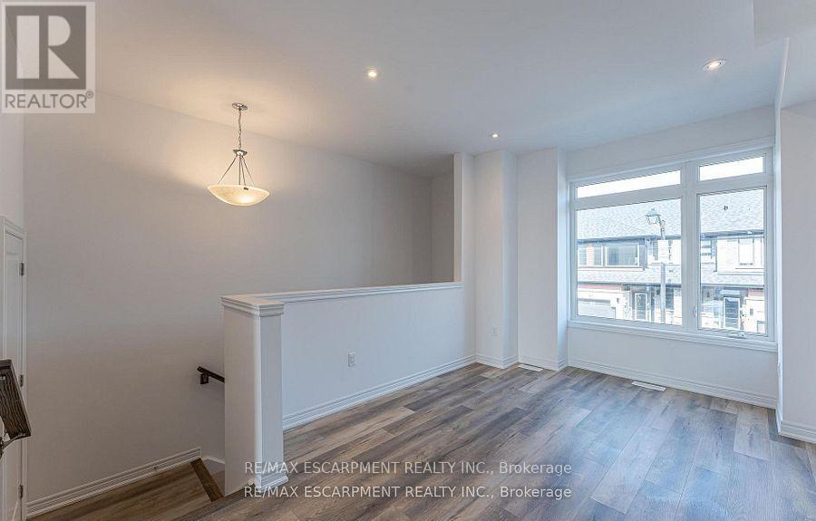 Photo 12 of 29 120 Court Drive, Brant ON