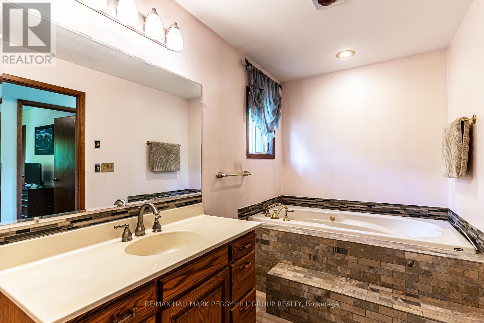 Photo 10 of 483 Spring Hill Road W, Ryerson ON
