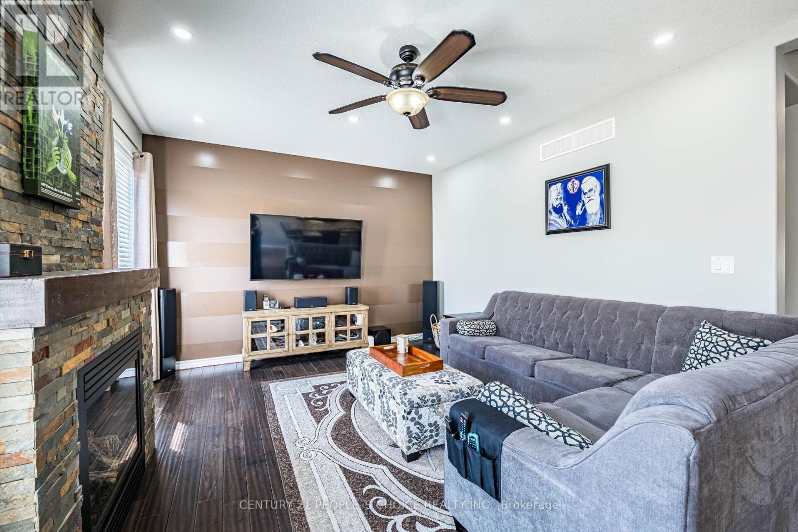 Photo 17 of 946 Pebblecreek Court N, Kitchener ON