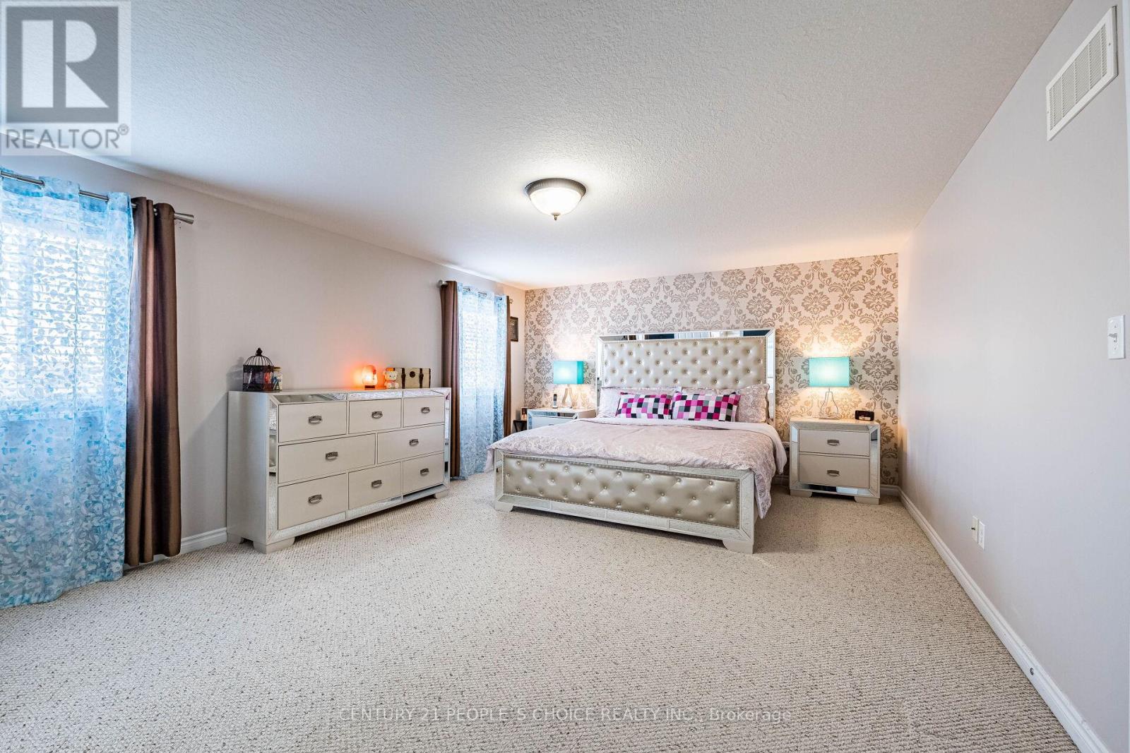 Photo 20 of 946 Pebblecreek Court N, Kitchener ON