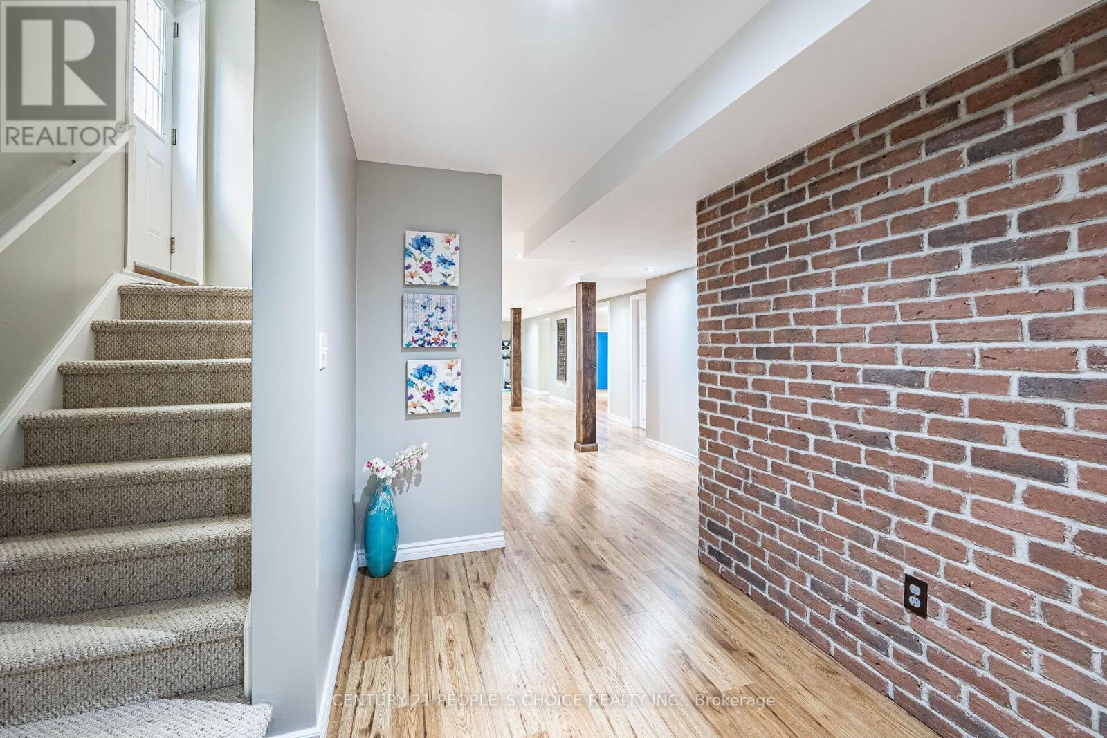 Photo 29 of 946 Pebblecreek Court N, Kitchener ON