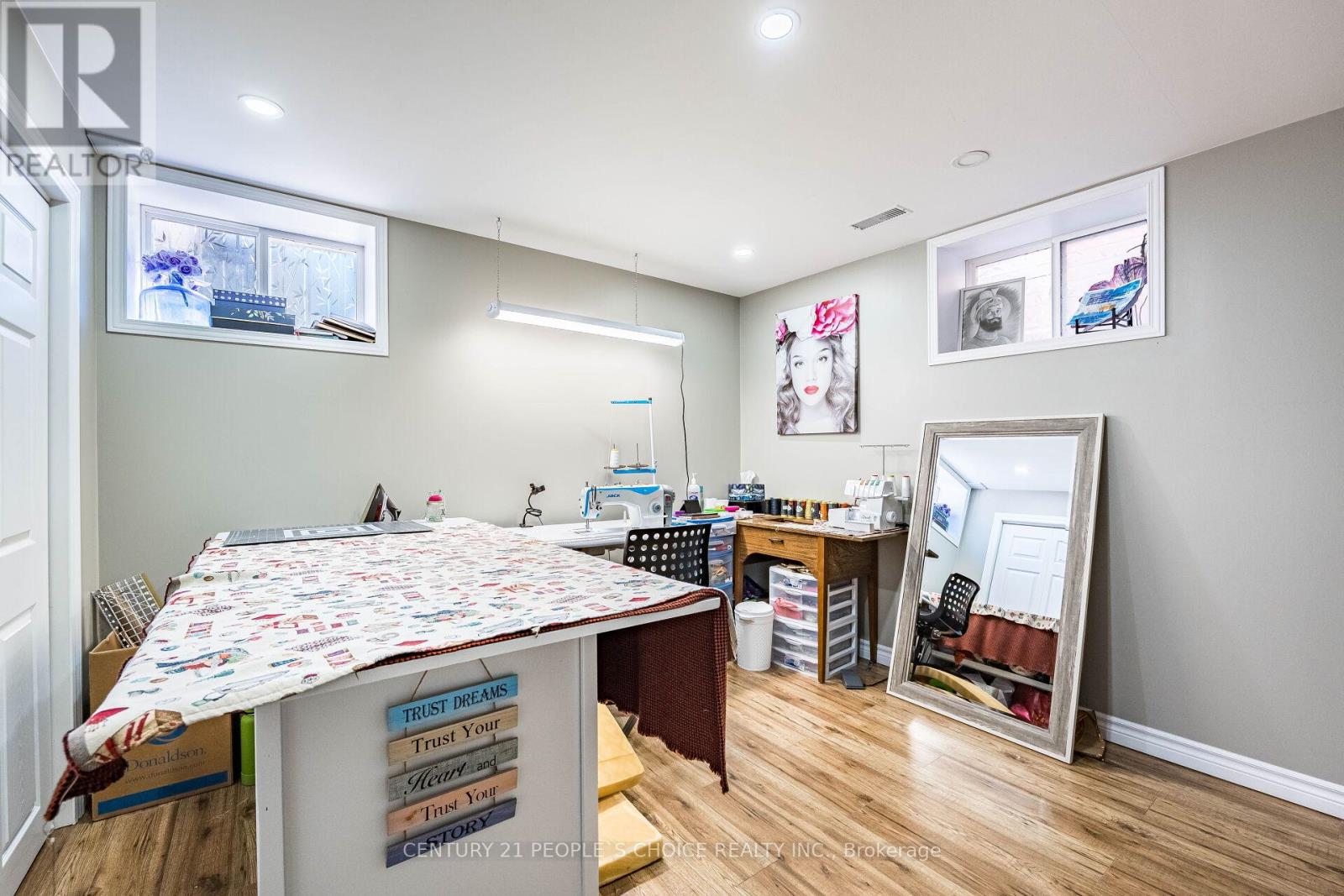 Photo 33 of 946 Pebblecreek Court N, Kitchener ON