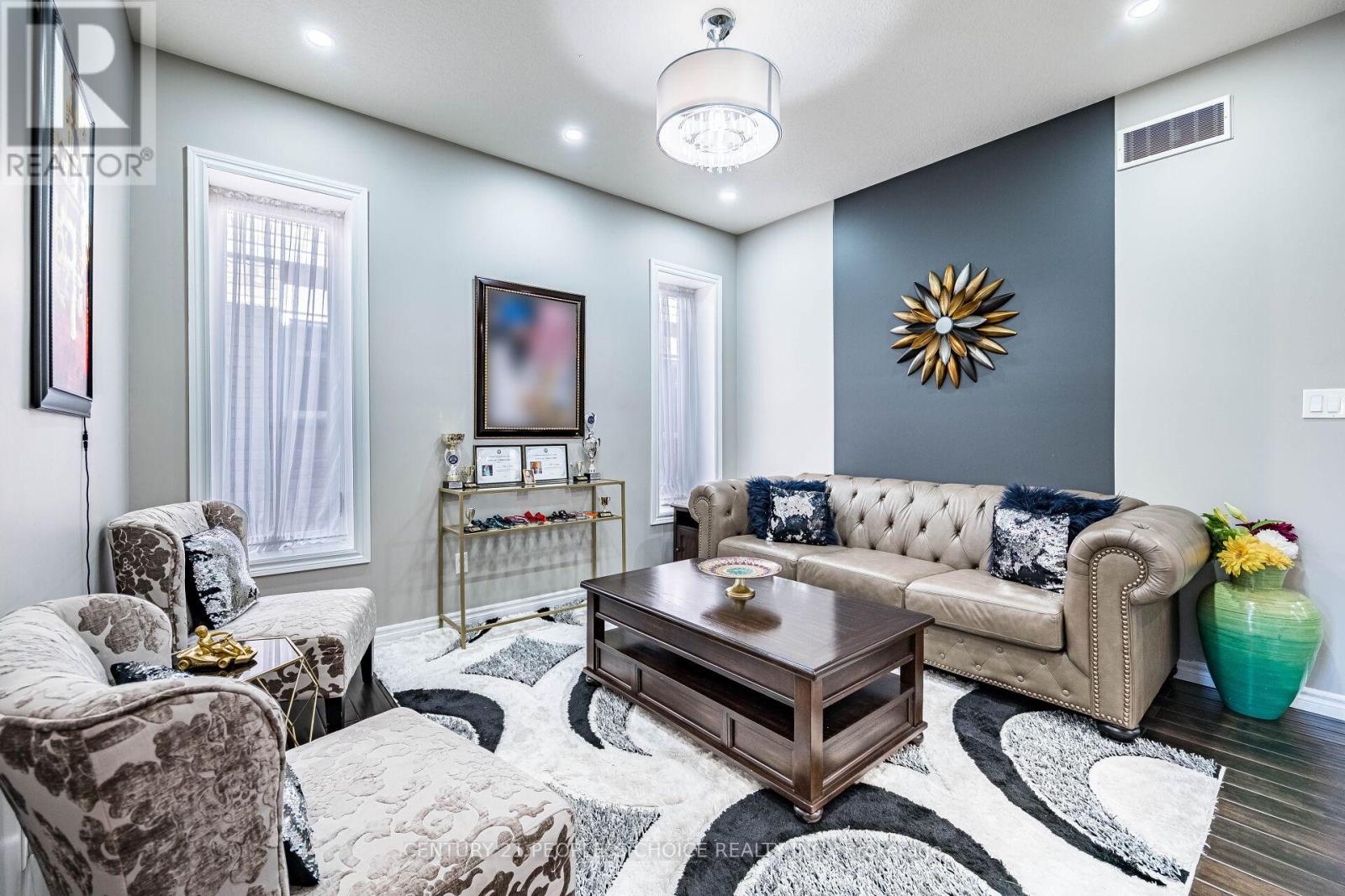 Photo 8 of 946 Pebblecreek Court N, Kitchener ON