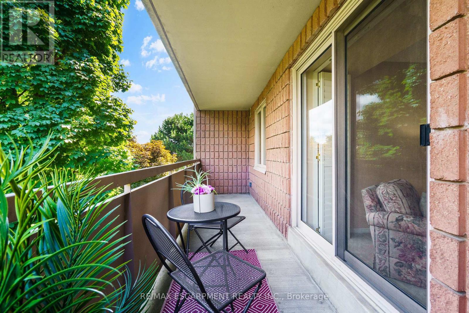 Photo 12 of 213 416 Limeridge Road E, Hamilton ON