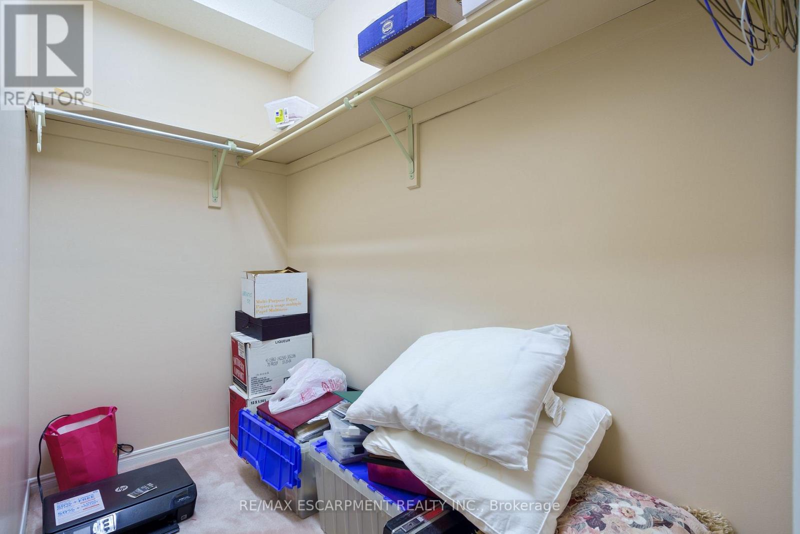 Photo 16 of 213 416 Limeridge Road E, Hamilton ON