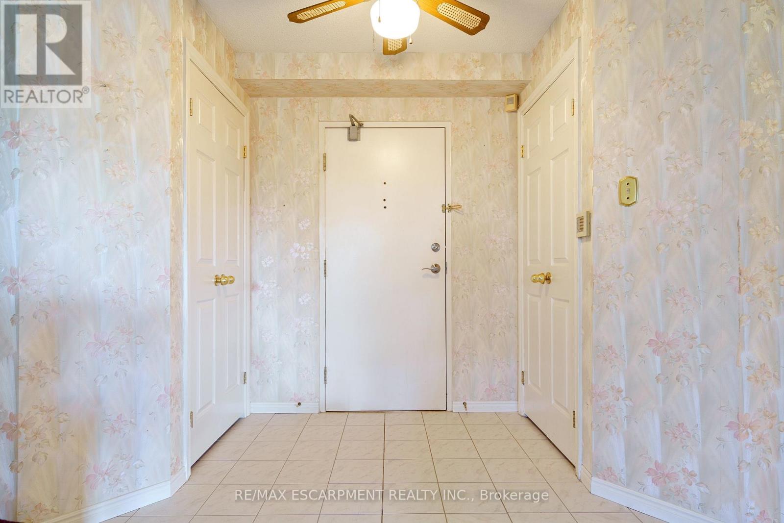 Photo 17 of 213 416 Limeridge Road E, Hamilton ON