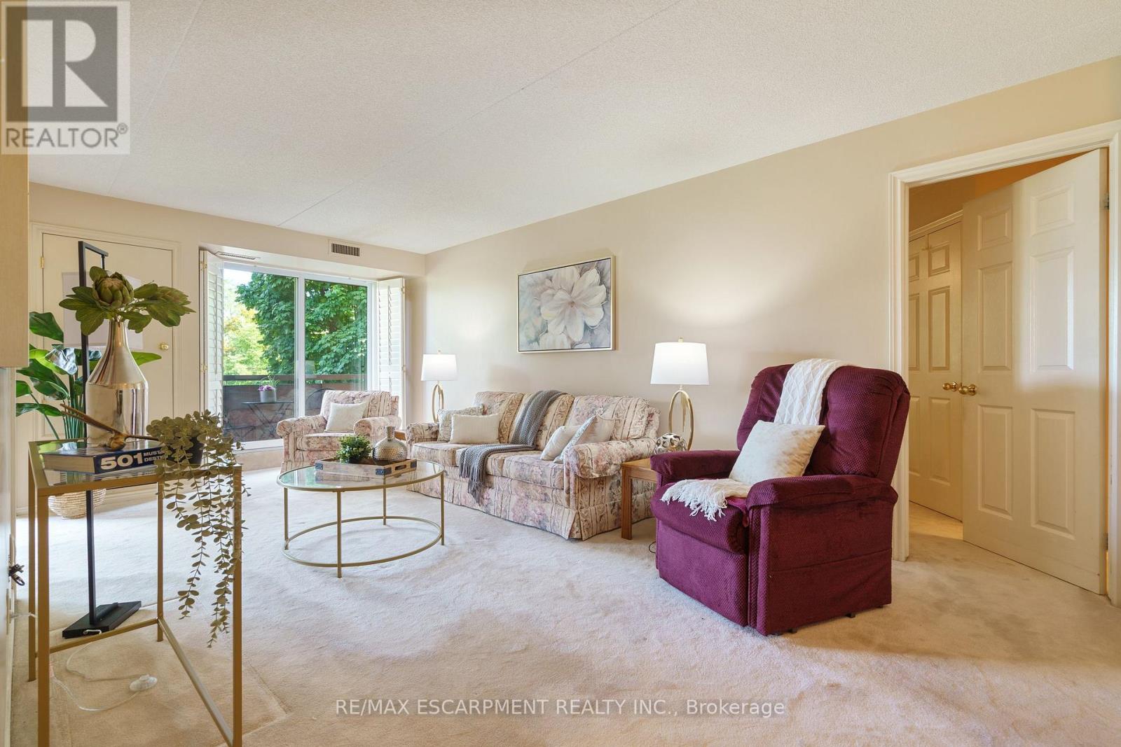 Photo 24 of 213 416 Limeridge Road E, Hamilton ON
