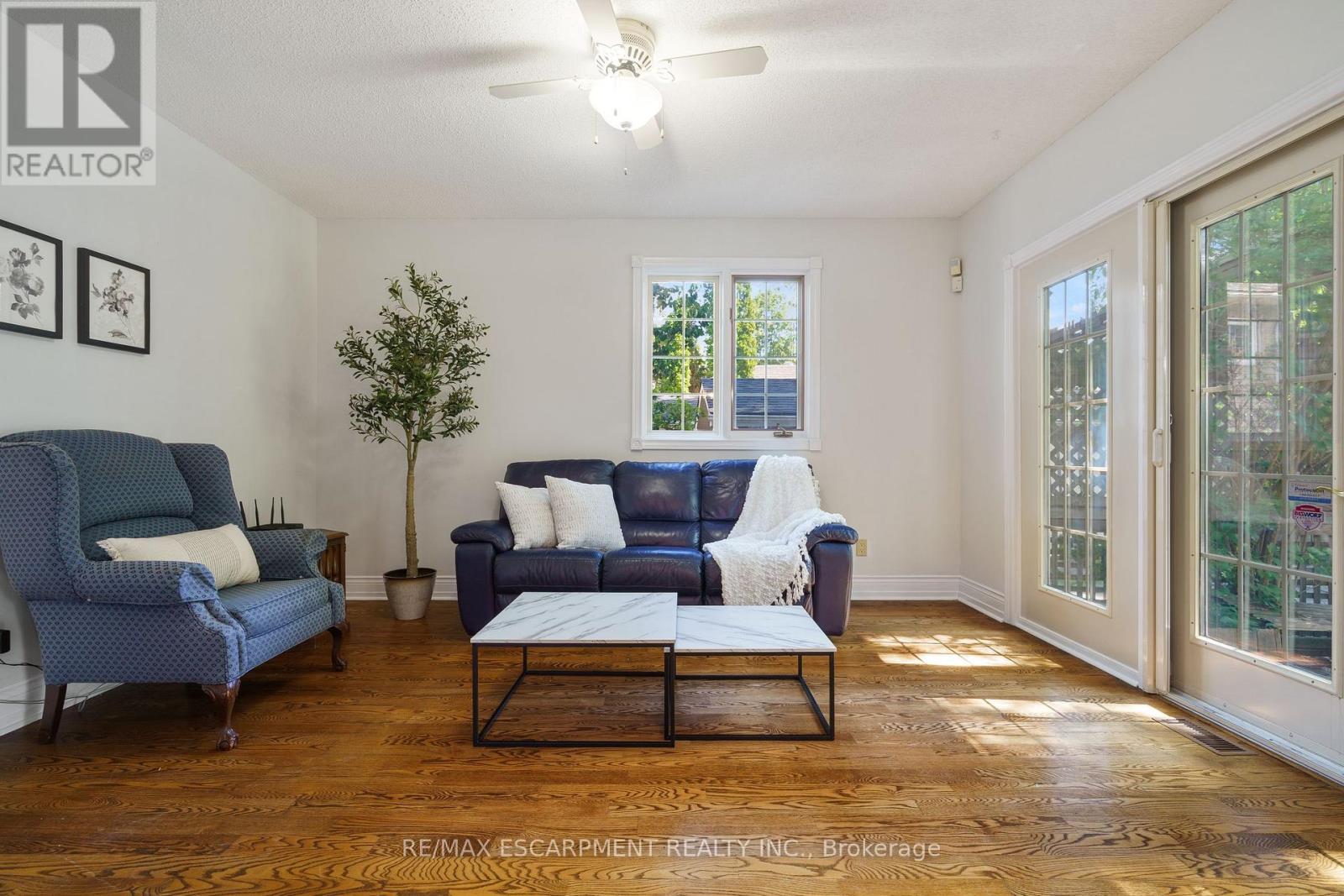 Photo 3 of 64 Academy Street, Hamilton ON