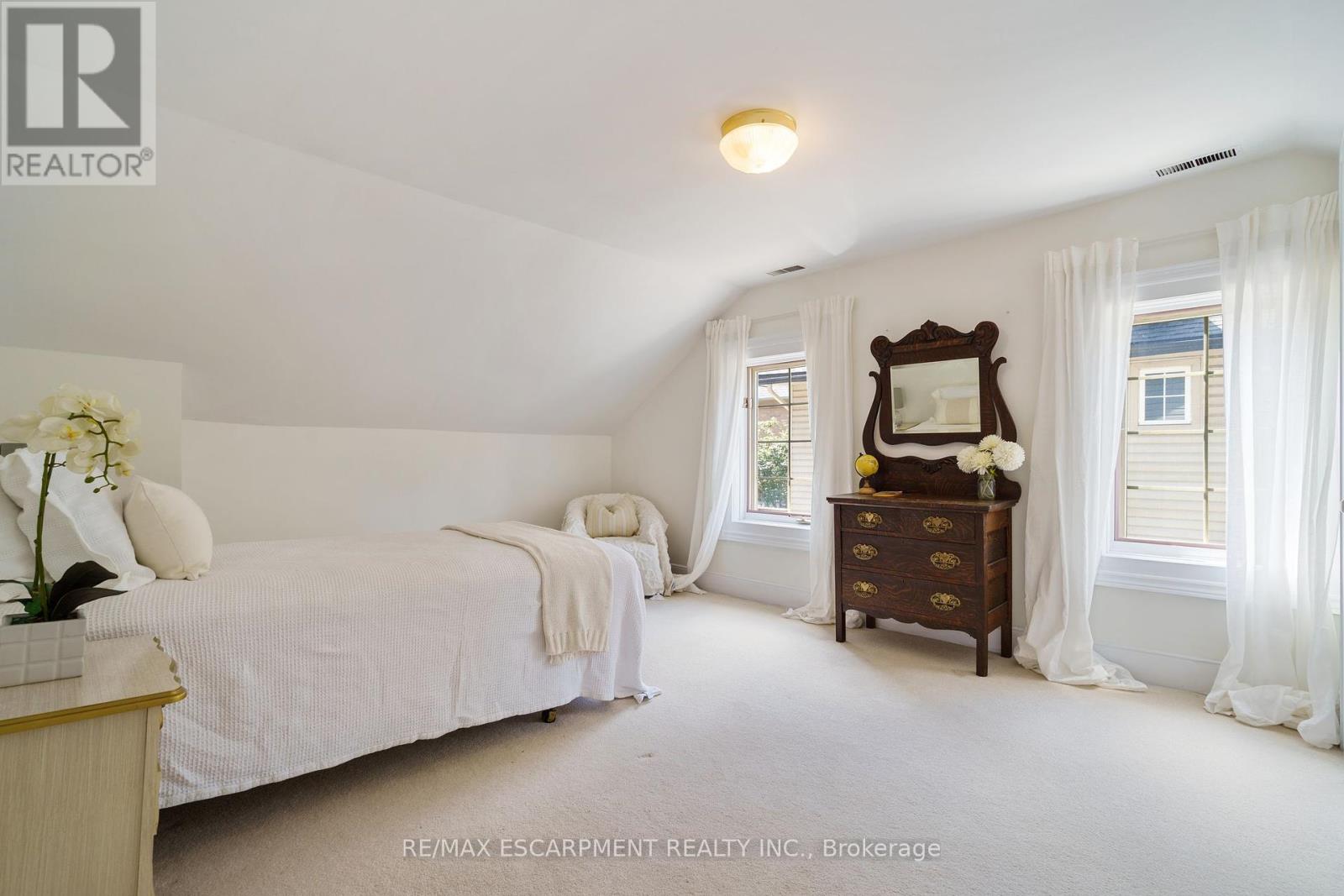 Photo 29 of 64 Academy Street, Hamilton ON