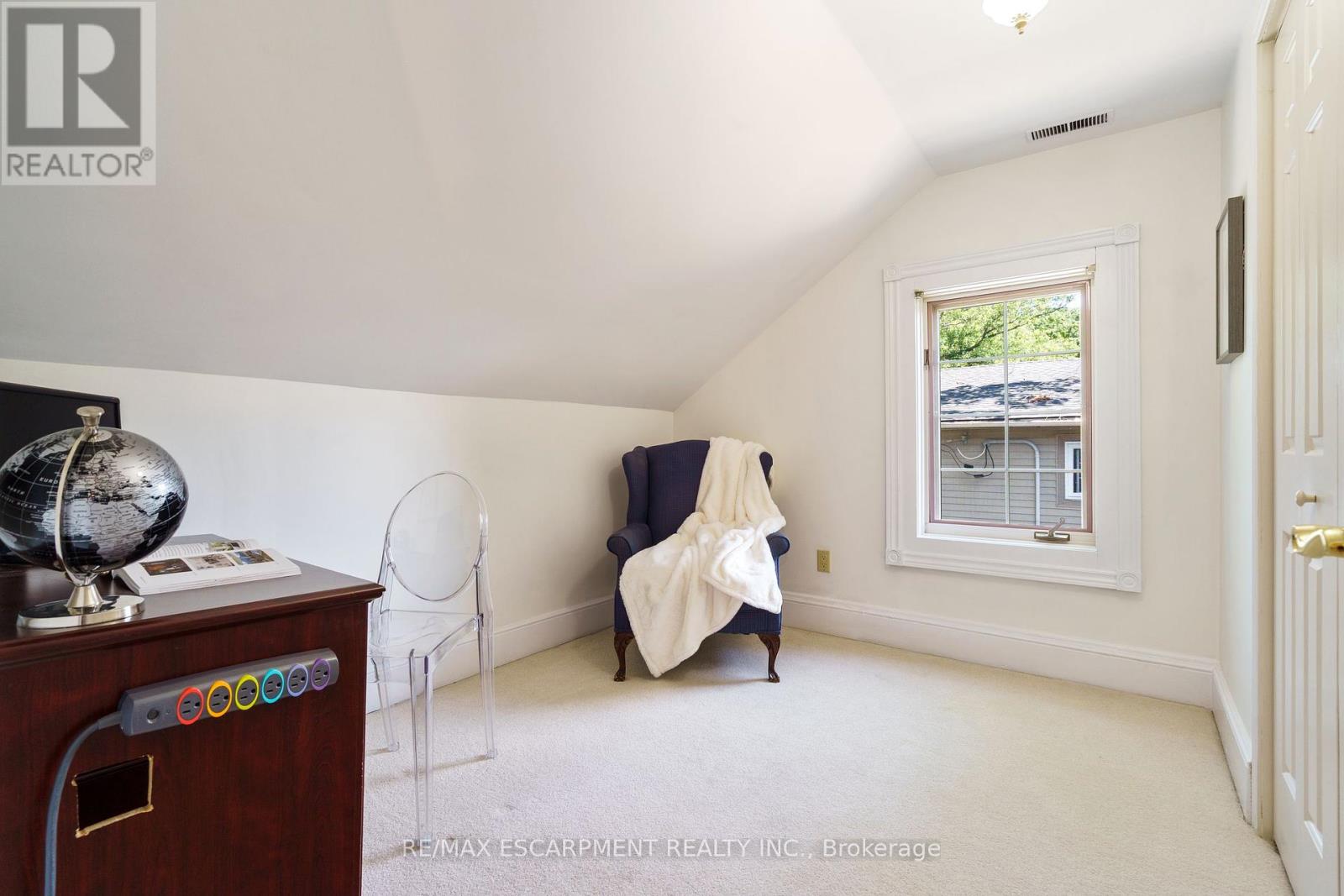 Photo 12 of 64 Academy Street, Hamilton ON