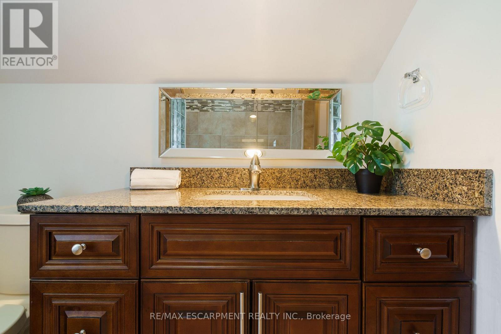 Photo 45 of 64 Academy Street, Hamilton ON